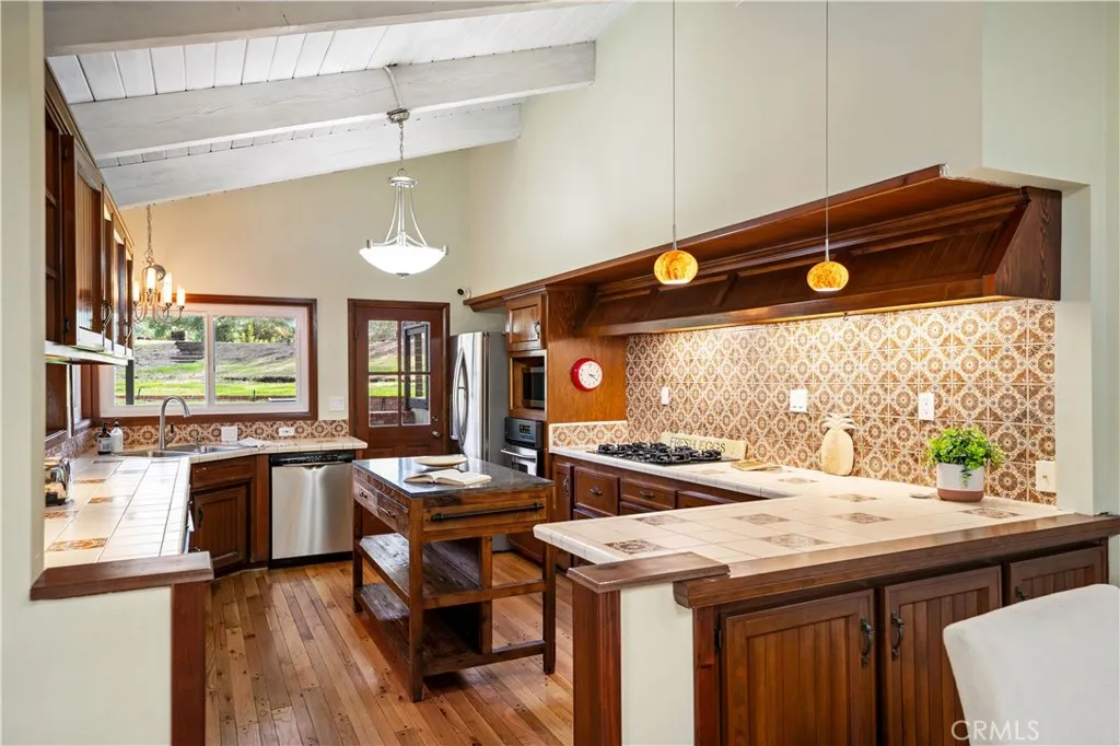 2171 Mckain Street, Calabasas, California 91302 home-pic-4